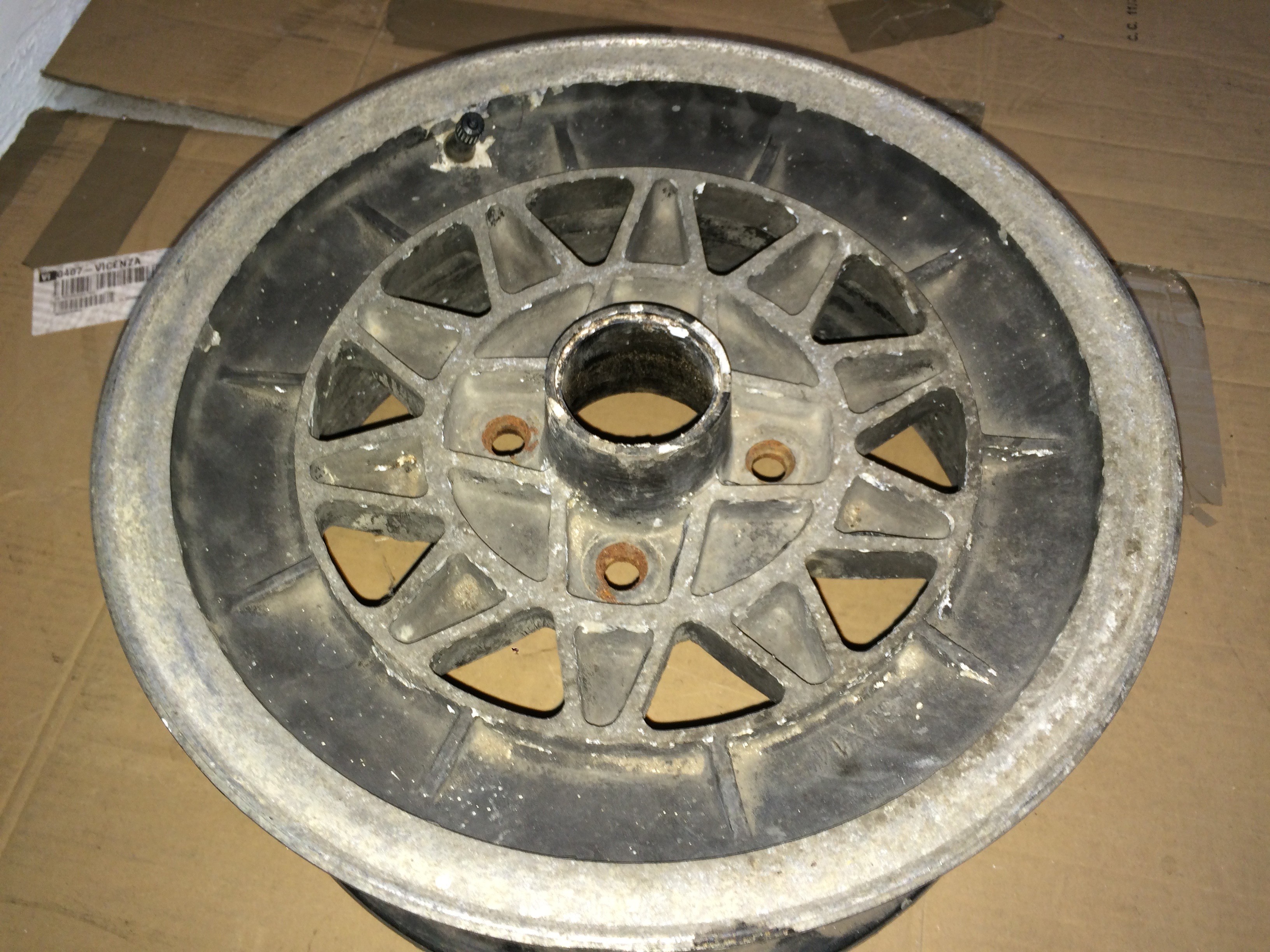 Restauro cerchi Alfa Romeo - Dettaglio 2